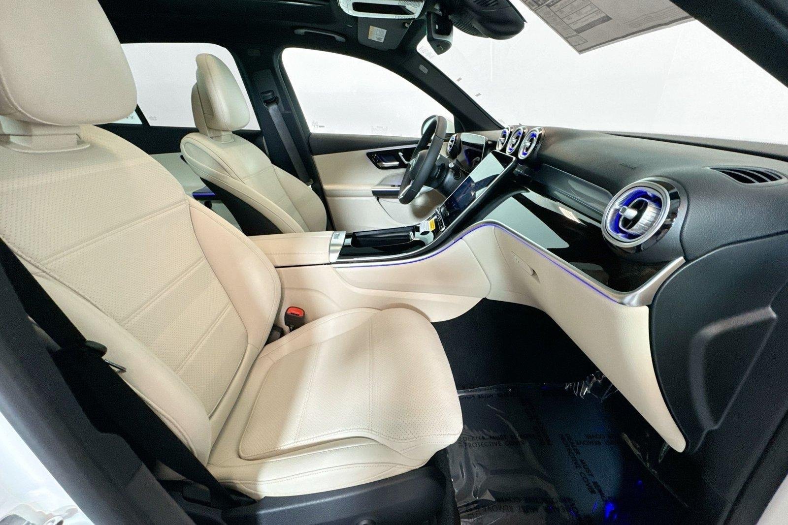 New 2026 Polar White Mercedes-Benz GLC 300 image 26