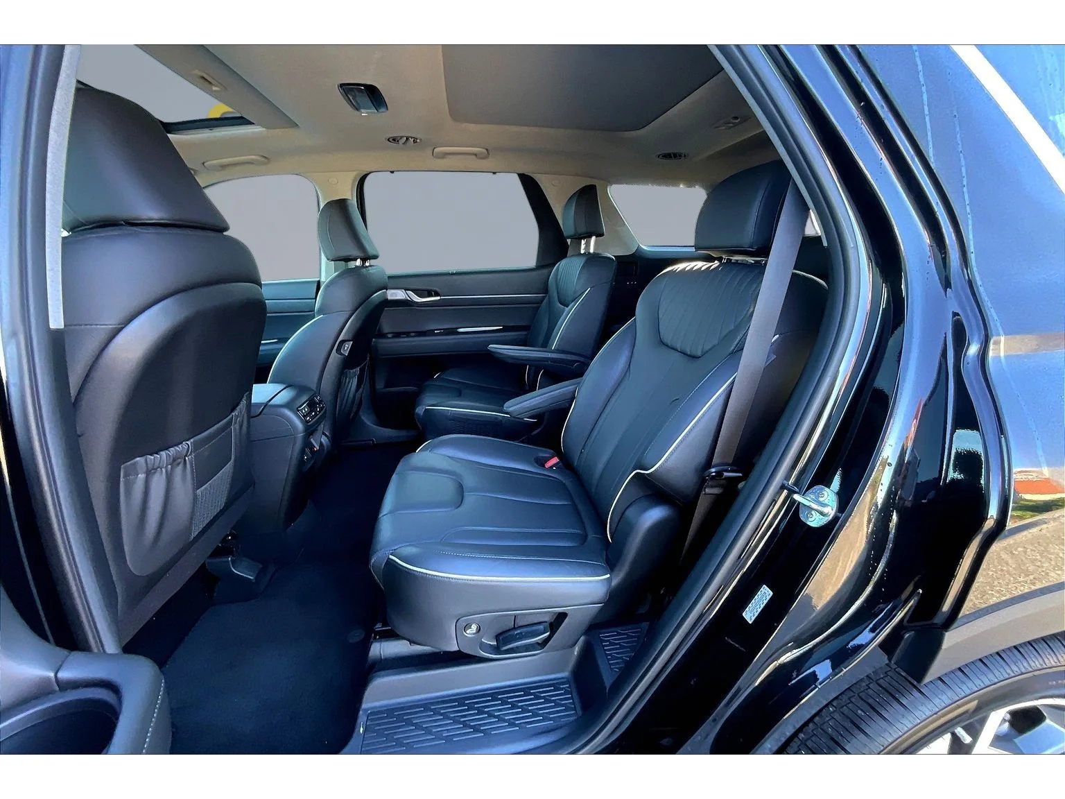Used 2024 Black Hyundai Limited image 18