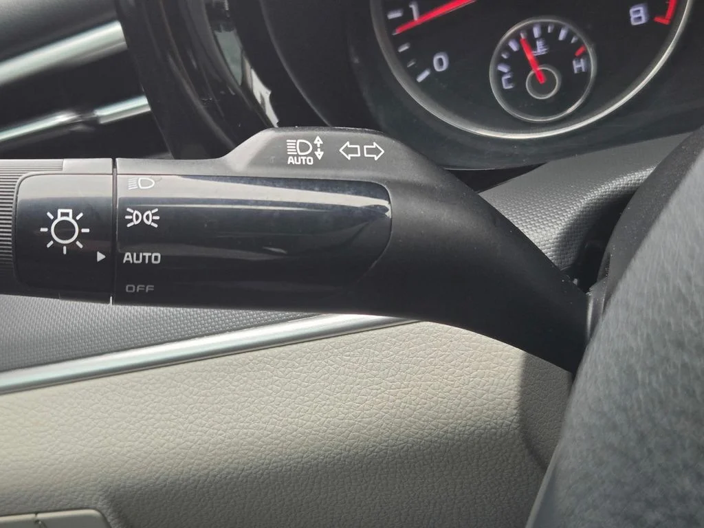2021 Kia K5 LXS - Photo 21