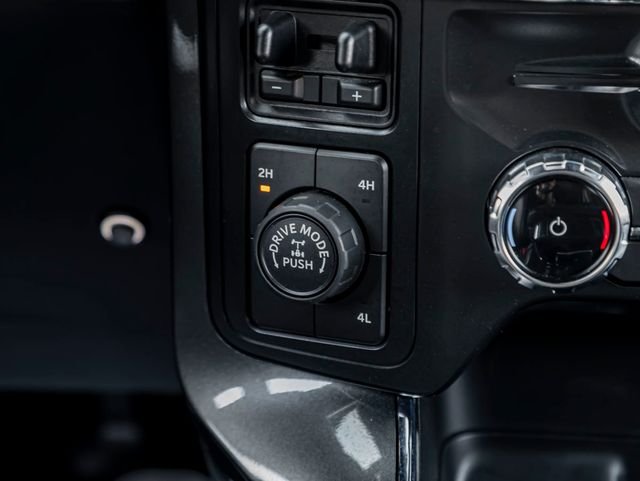 Used 2022 Space White Metallic Ford XLT image 24