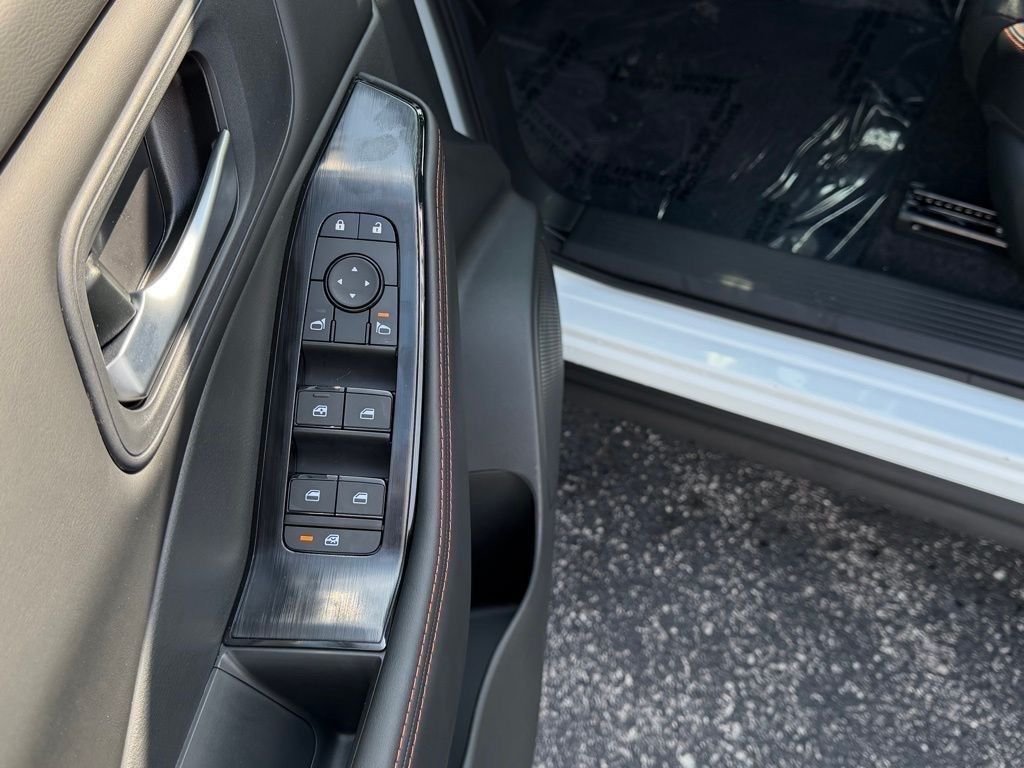 New 2026 Everest White Pearl TriCoat Nissan Rock Creek image 18