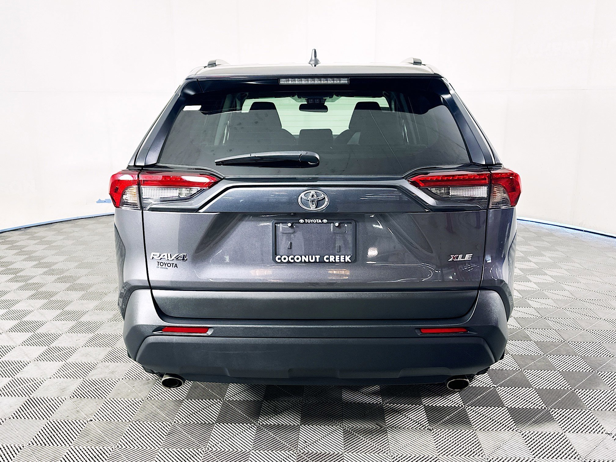 Used 2024 Magnetic Gray Metallic Toyota XLE image 4