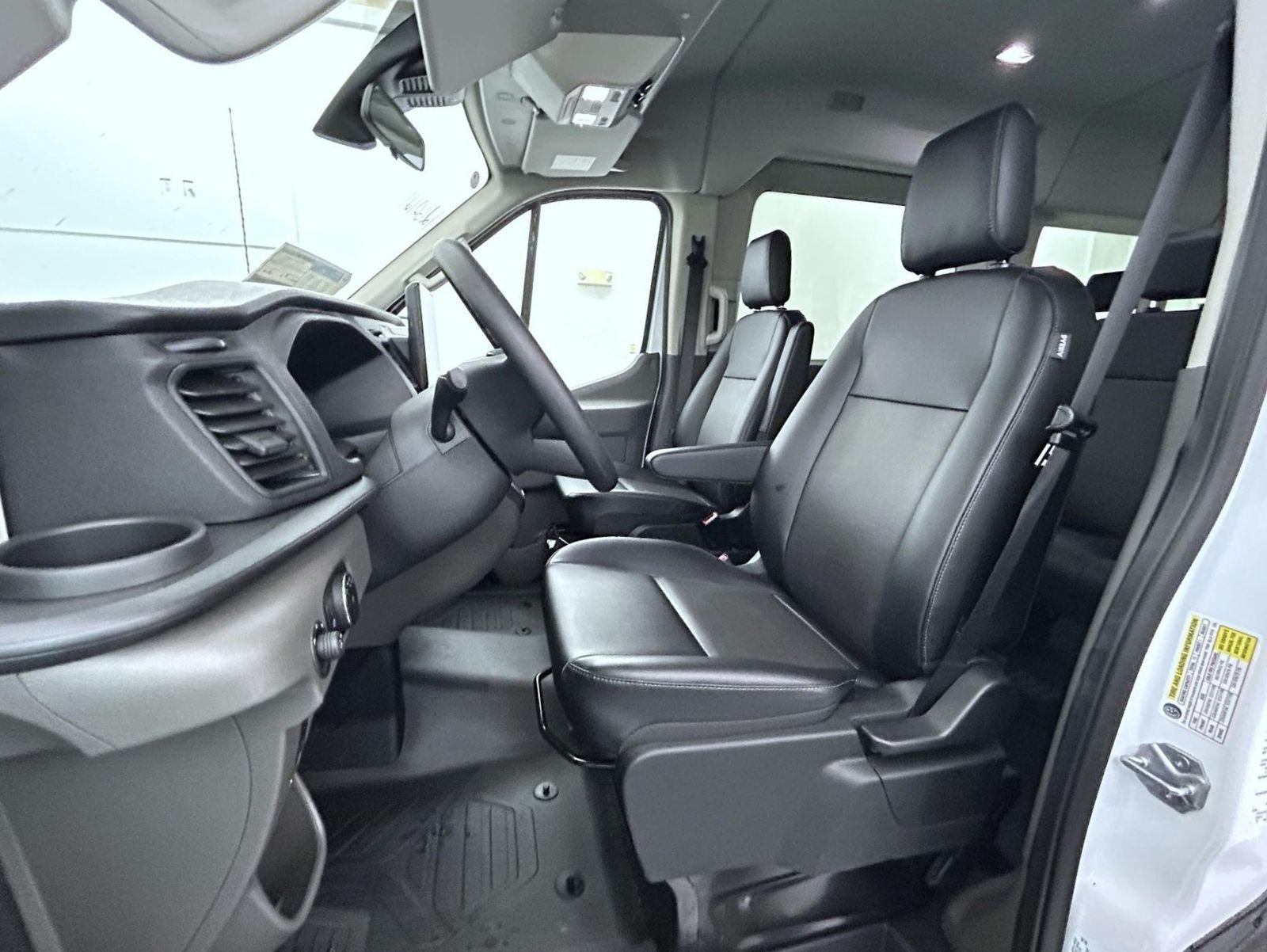 2026 Ford Transit Passenger Van XL - Photo 10