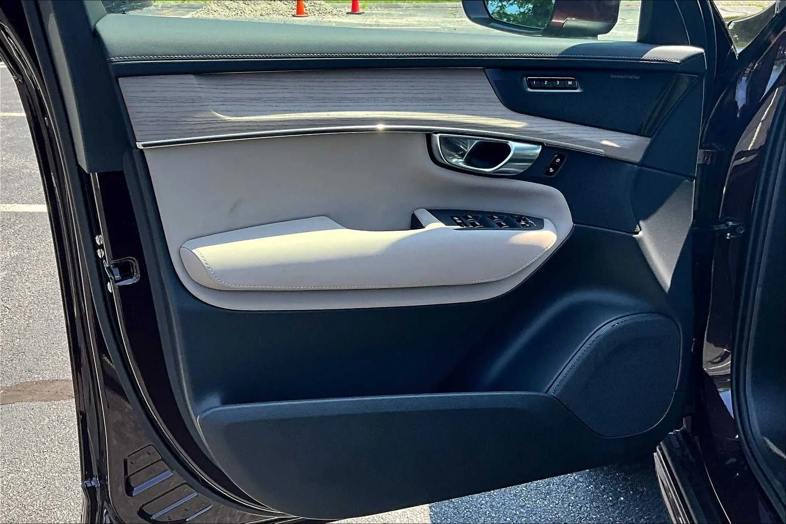 2026 Volvo XC90 Plus - Photo 11