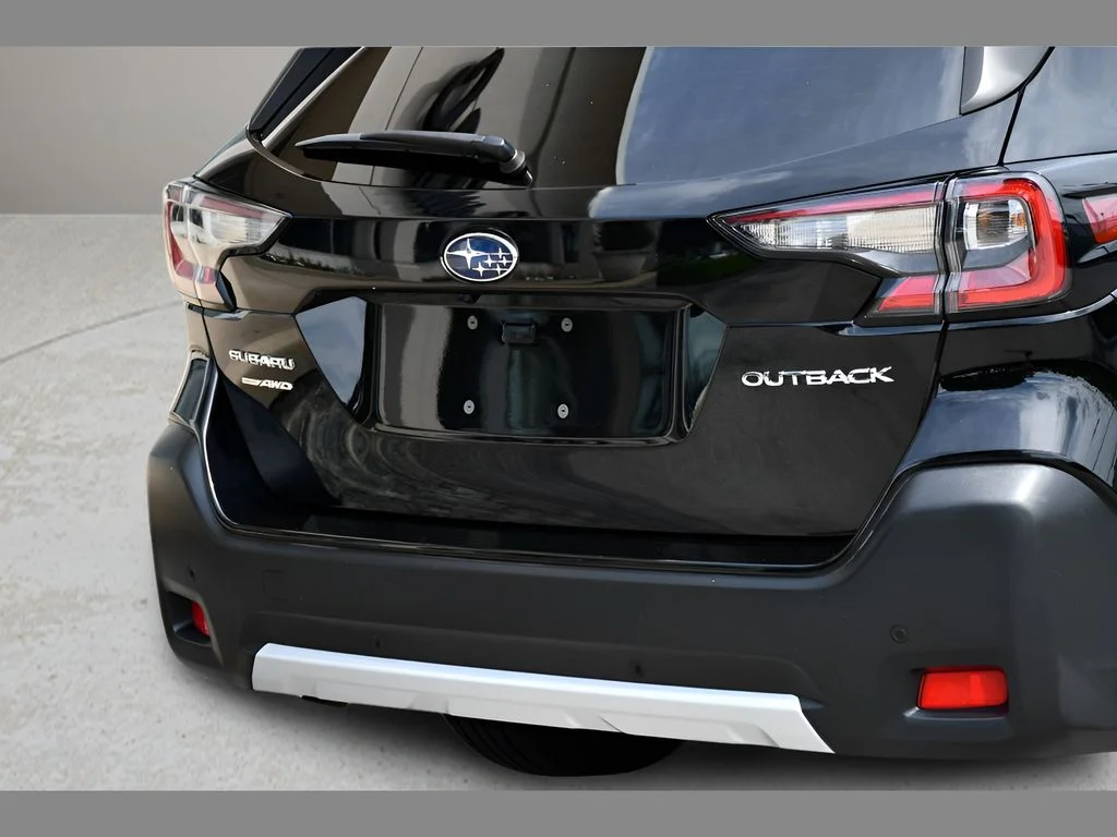 Used 2024 Crystal Black Silica Subaru Limited image 30