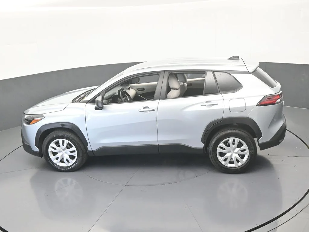 2026 Toyota Corolla Cross L - Photo 40