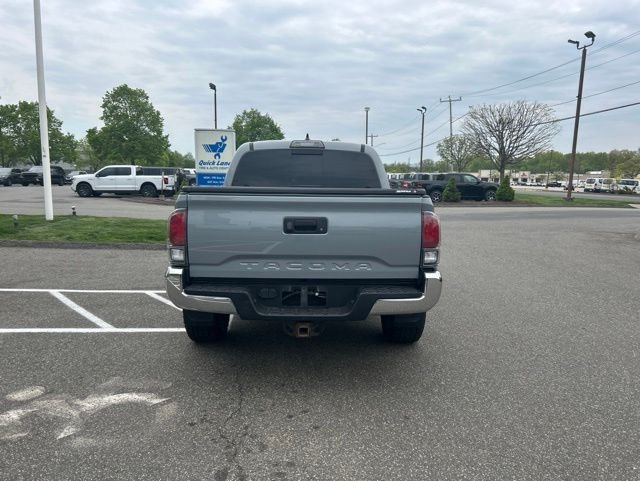 Used 2019 Gray Toyota SR5 image 6