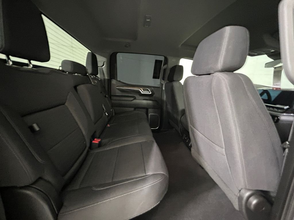 Used 2023 White Chevrolet LT image 17