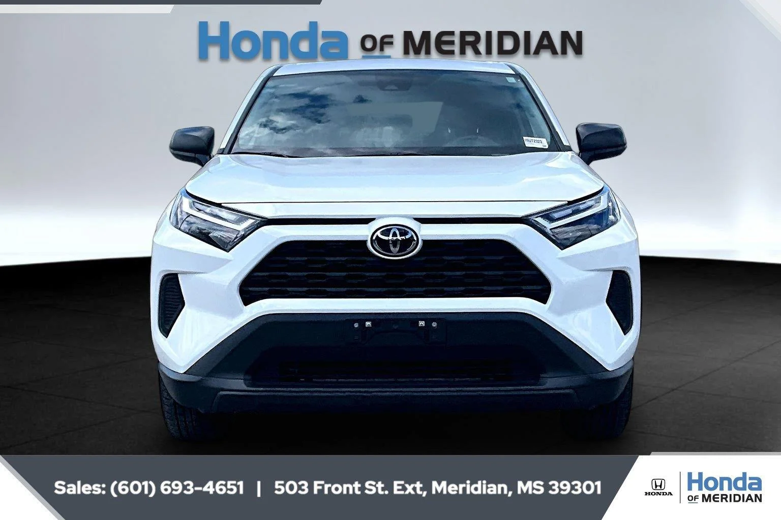 Used 2025 Ice Cap Toyota LE image 3