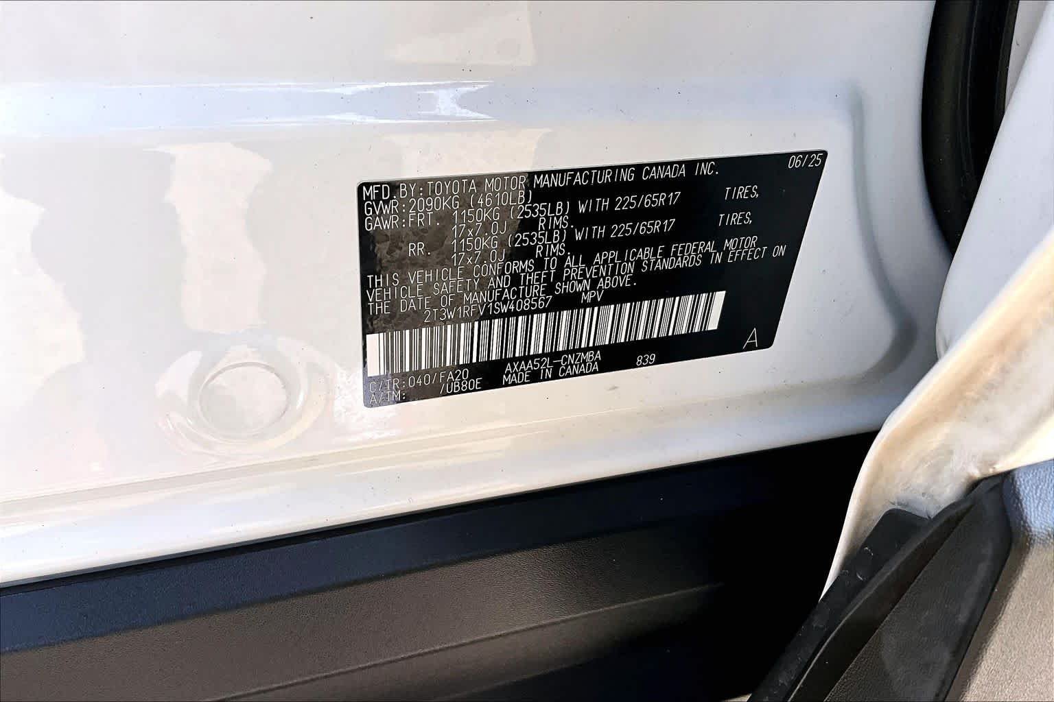 Used 2025 Ice Cap Toyota XLE image 34