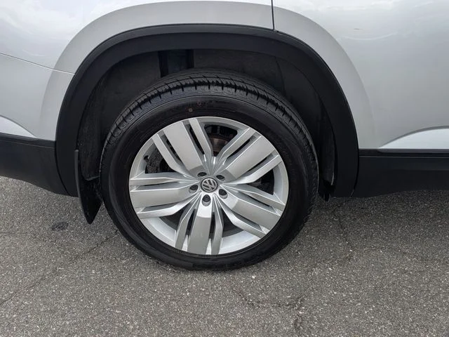 Certified Used 2019 Silver Volkswagen 3.6L V6 SE image 11