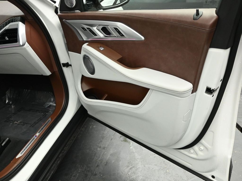 2023 BMW XM - Image 28