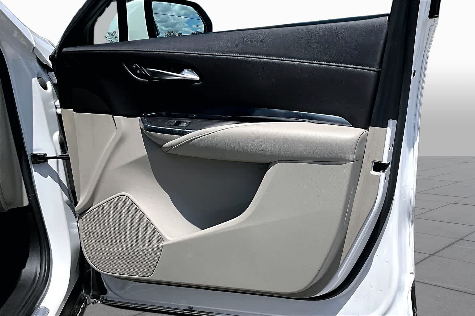 Used 2023 Crystal White Tricoat Cadillac FWD Luxury image 27