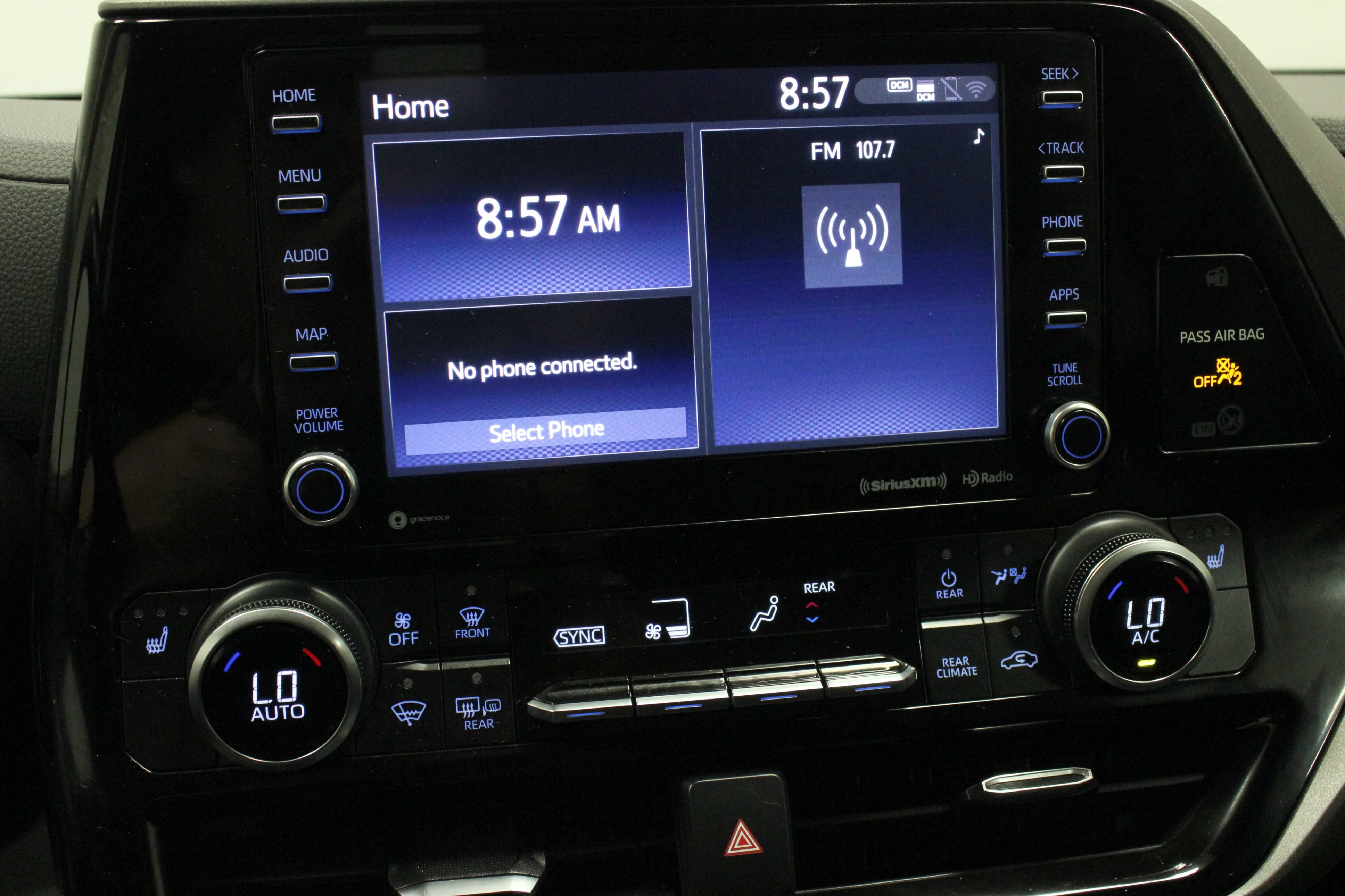 2022 Toyota Highlander XLE - Photo 28