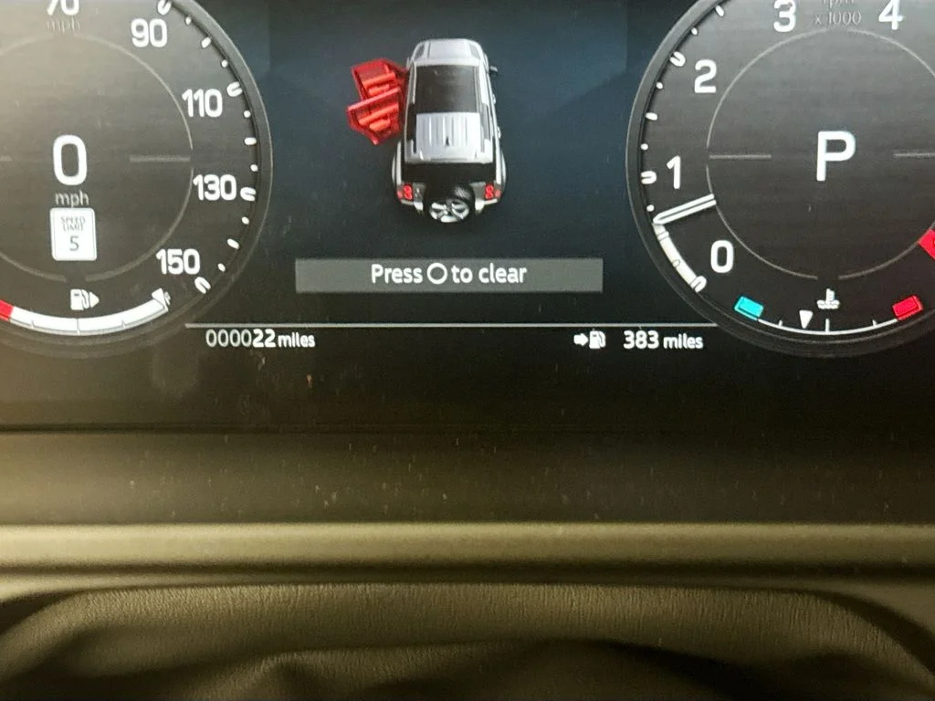 New 2026 Fuji White Land Rover X-Dynamic SE image 11