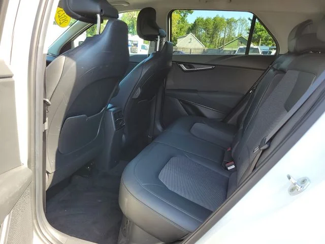 Used 2023 White Kia EX Touring image 18