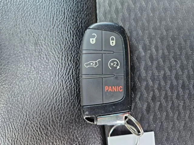 Used 2023 Gray Jeep Latitude image 29