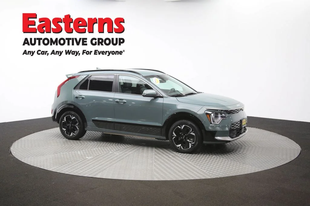 Used 2023 Green Kia Wind image 48