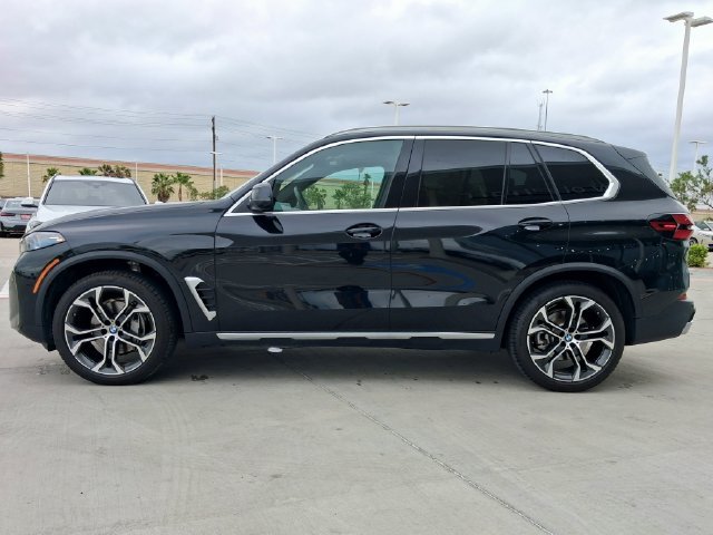 Used 2026 Black BMW xDrive40i image 3