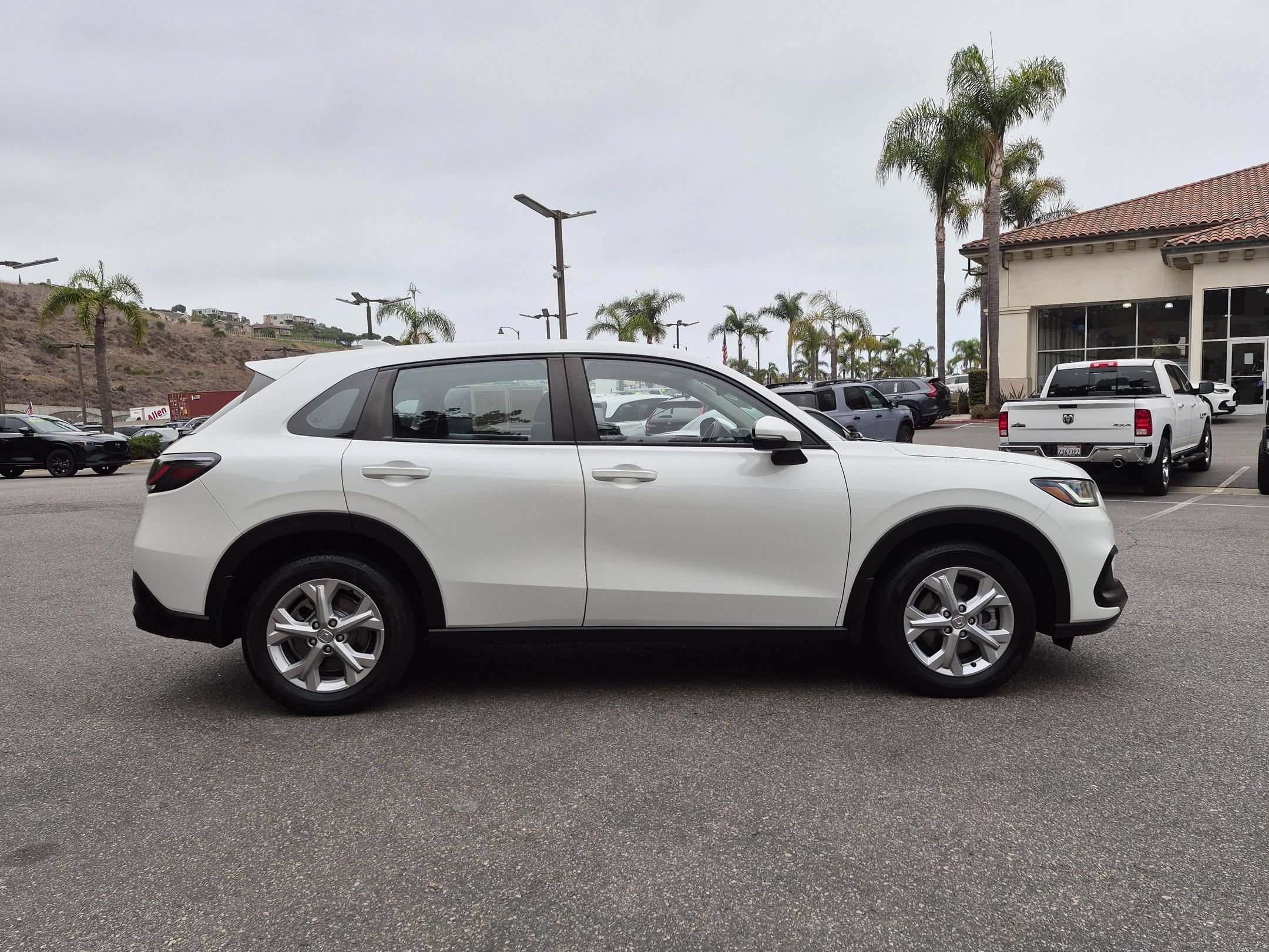 Used 2024 White Honda LX image 6