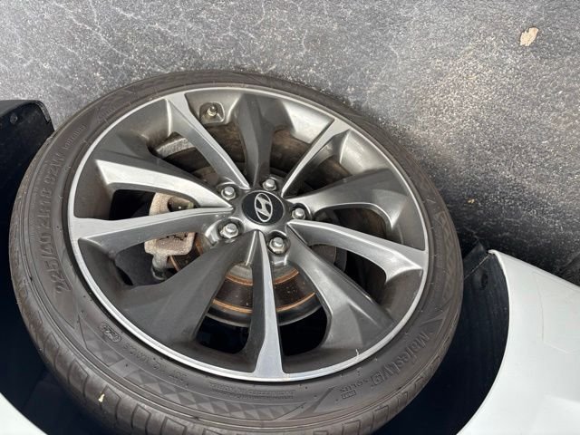 Used 2019 White Hyundai 2.0 Premium image 8