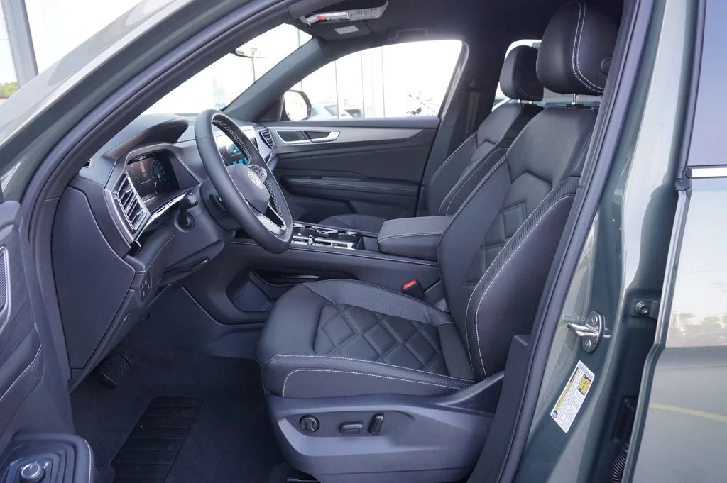 New 2026 Green Volkswagen 2.0T SE w/Technology image 10