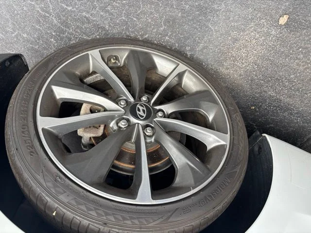 Used 2019 Chalk White Hyundai 2.0 Premium image 8