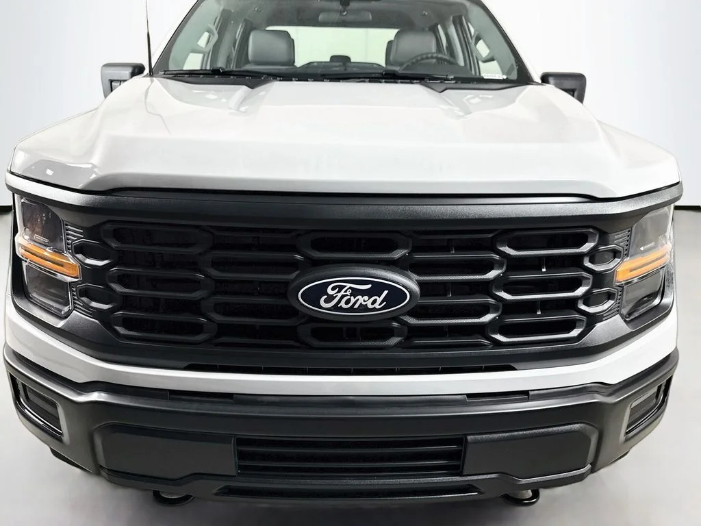 New 2026 Oxford White Ford XL image 2