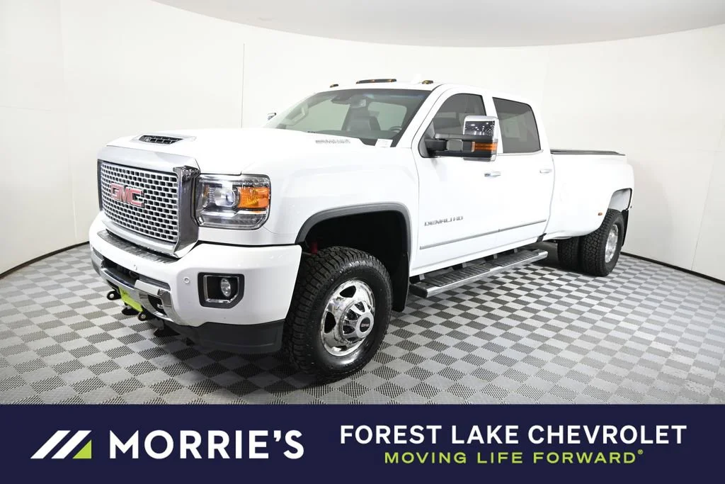 2017 GMC Sierra 4WD Crew Cab Long Box Denali's photo