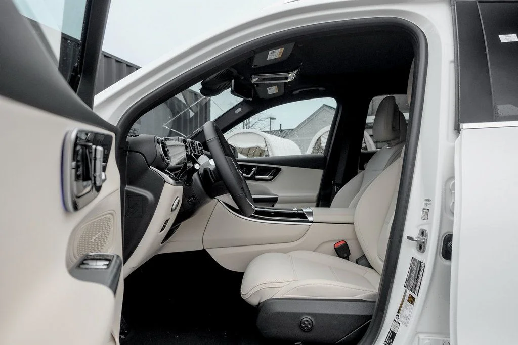 Certified Used 2026 Polar White Mercedes-Benz GLC 300 image 11