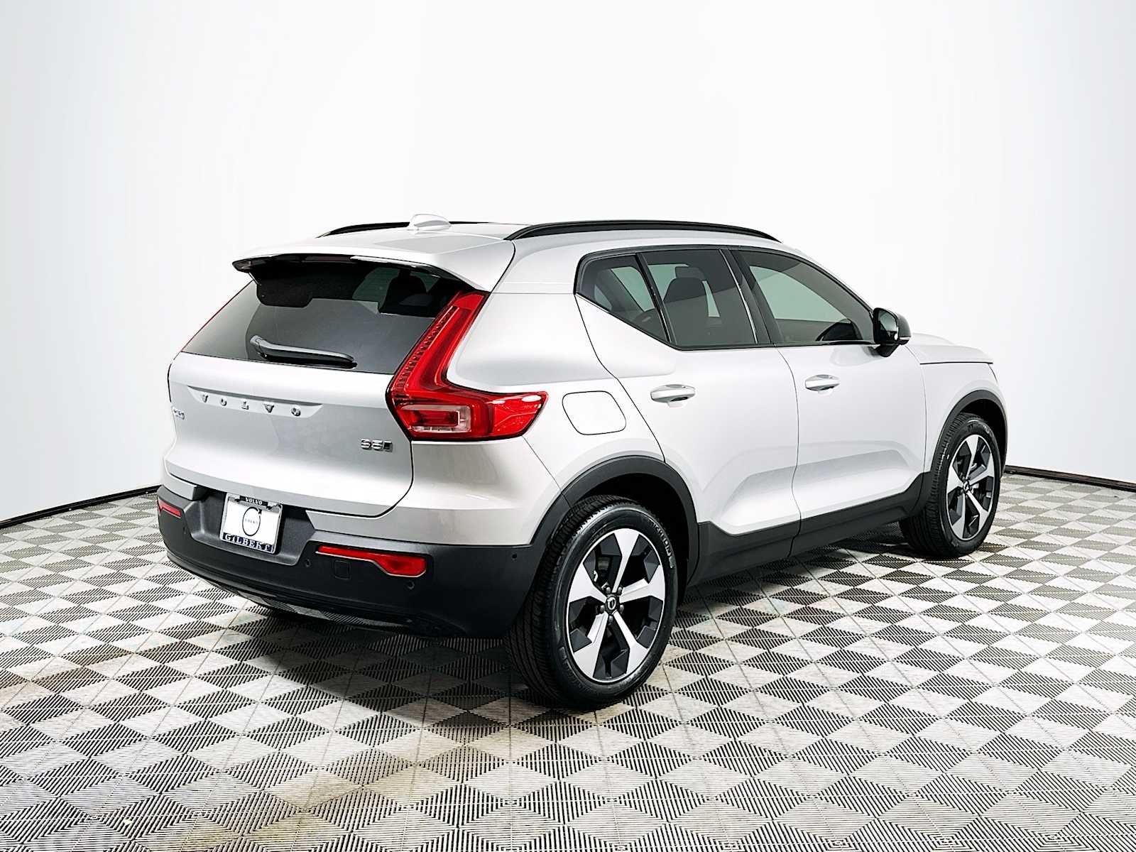 2025 Volvo XC40 Plus - Photo 7