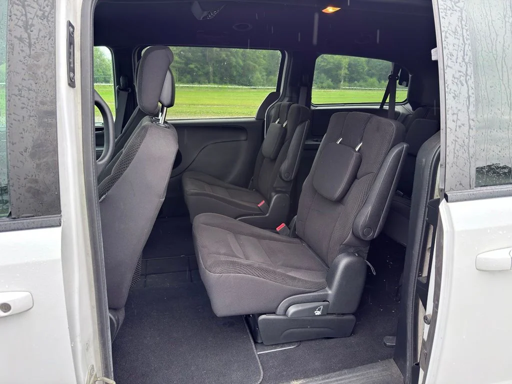 Used 2017 White Dodge SE Plus image 3