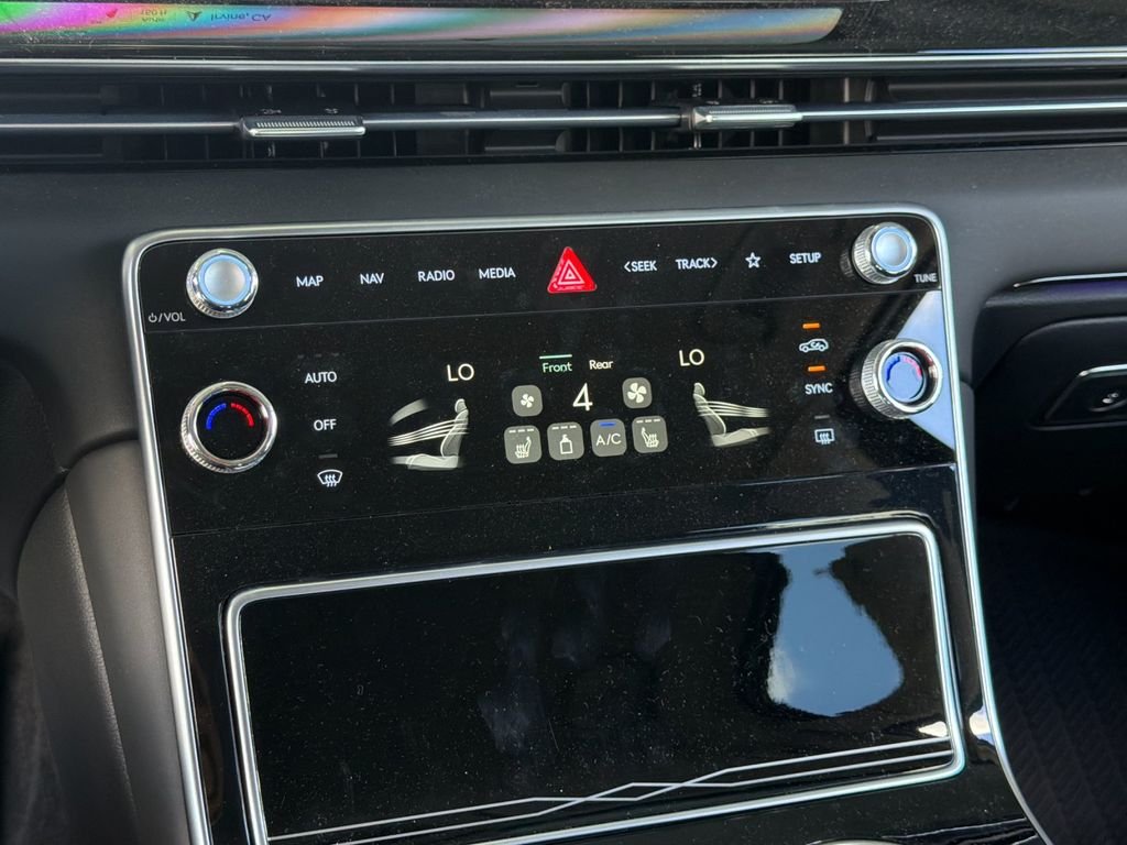 New 2026 White Genesis 2.5T image 21