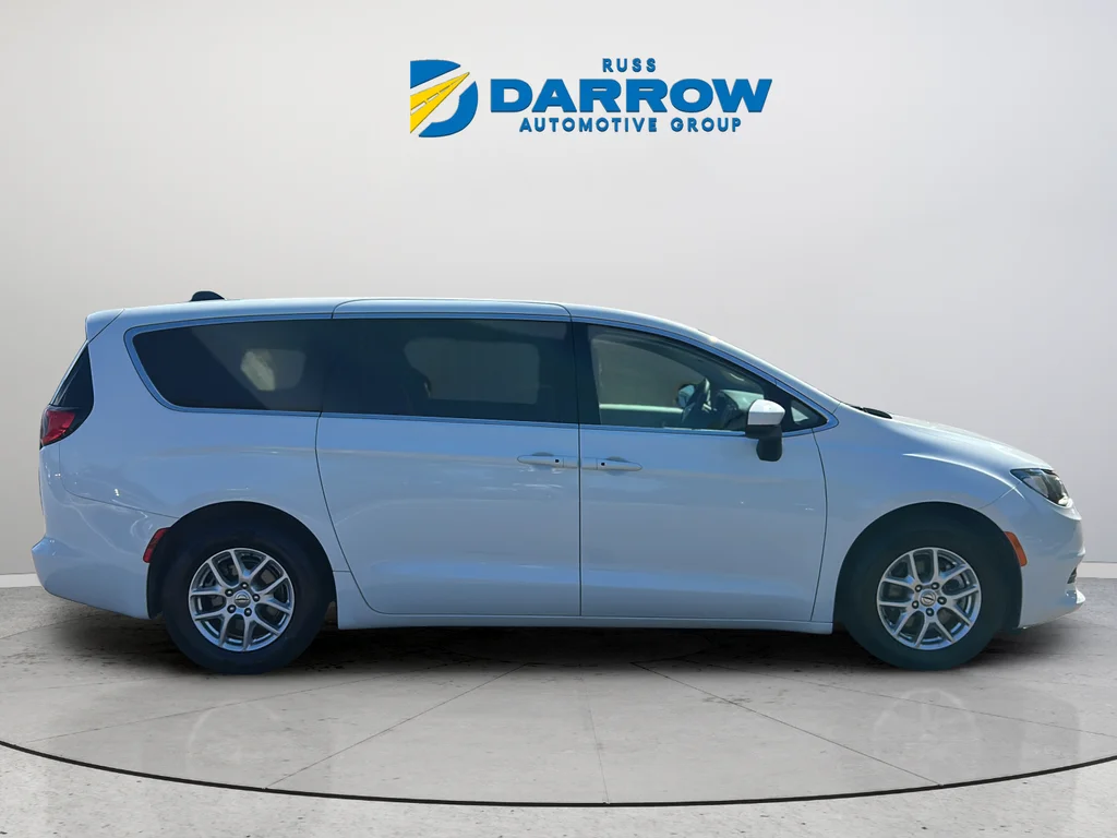 Used 2023 White Chrysler LX image 6