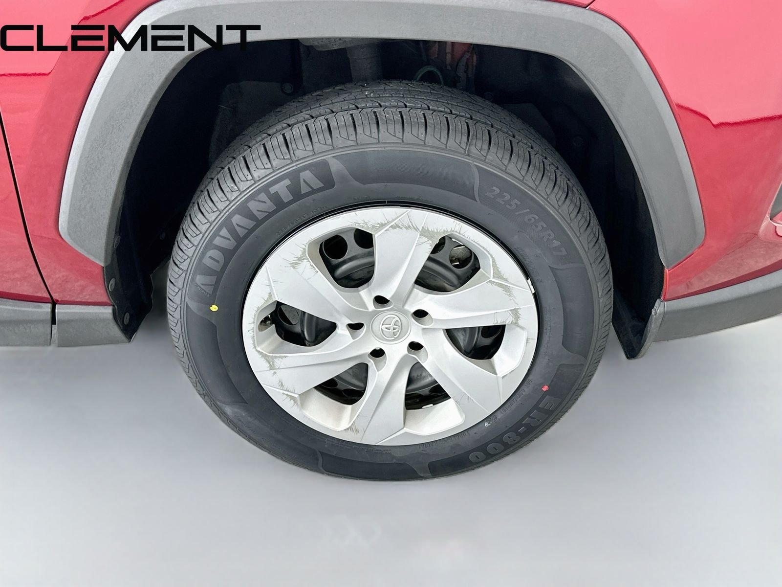 2024 Toyota RAV4 LE - Photo 35