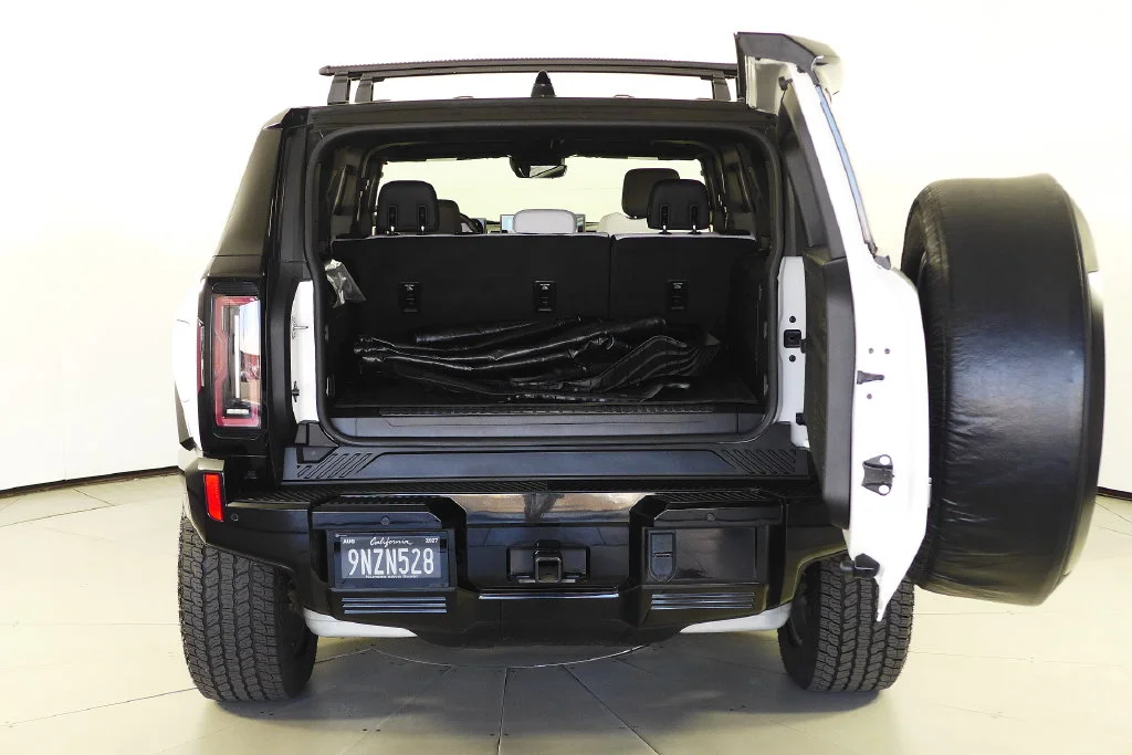 Used 2025 White GMC 3X image 3