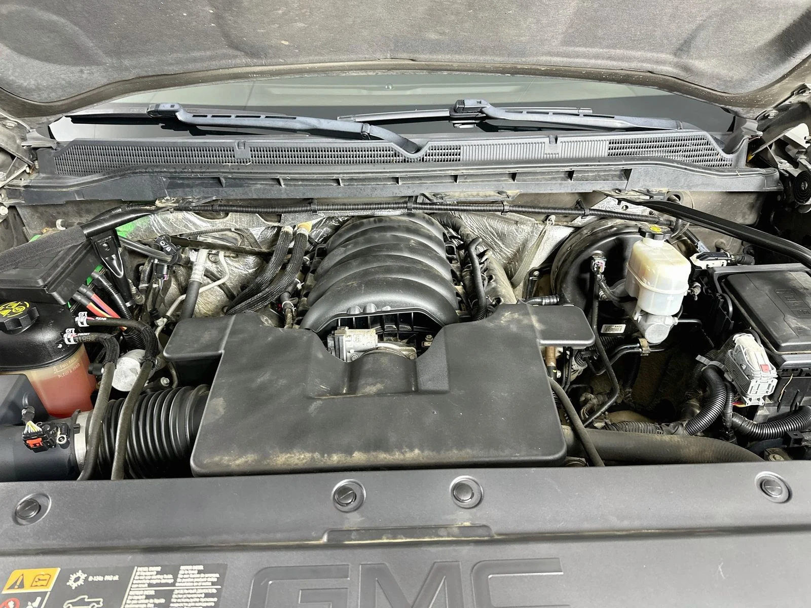 Used 2015 Bronze Alloy Metallic GMC SLT image 32