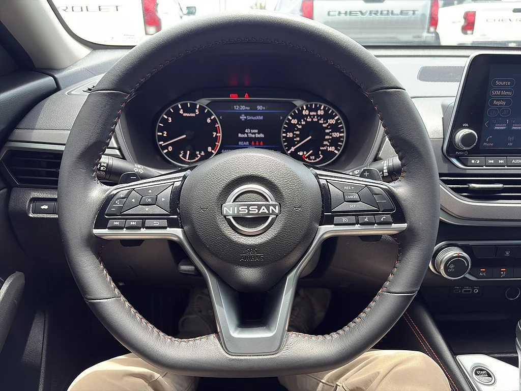 Used 2024 WHITE Nissan  image 21