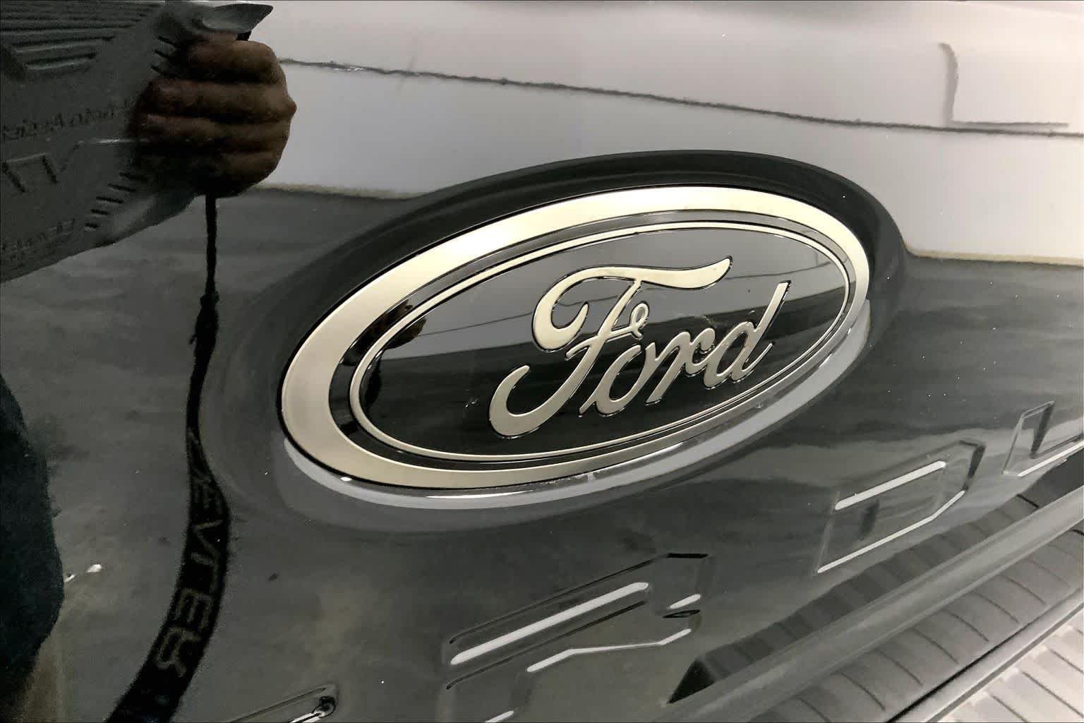New 2026 Agate Black Metallic Ford F-250® Lariat® image 12