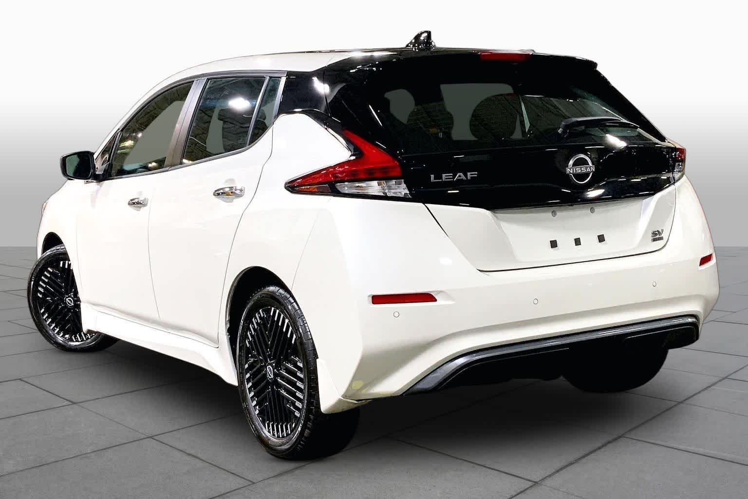 Used 2024 Super Black/Pearl White Nissan SV PLUS image 11
