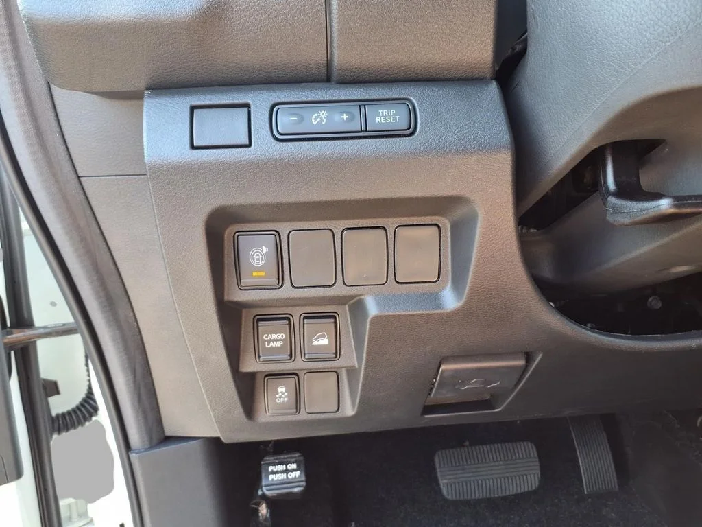 New 2026 Glacier White Nissan Crew Cab S image 12
