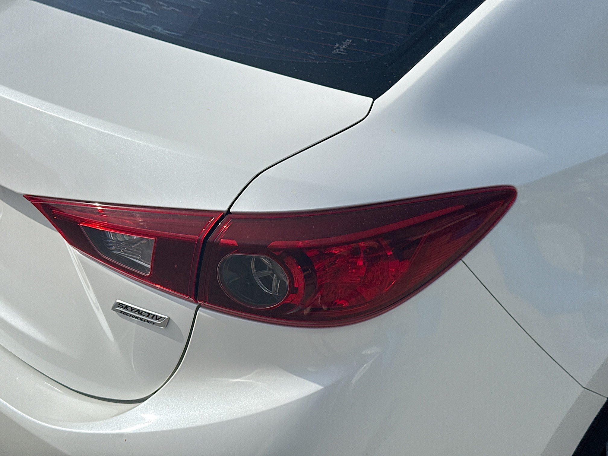 Used 2016 Snowflake White Pearl Mica Mazda i Sport image 25
