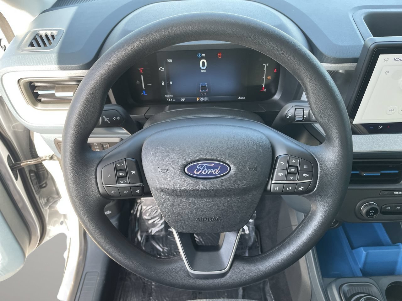 New 2026 Space White Metallic Ford XLT image 27