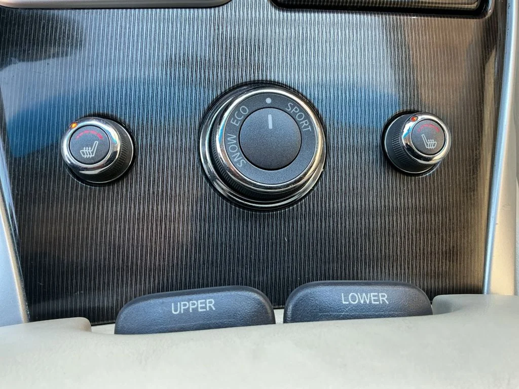 Used 2016 Black INFINITI Base image 20