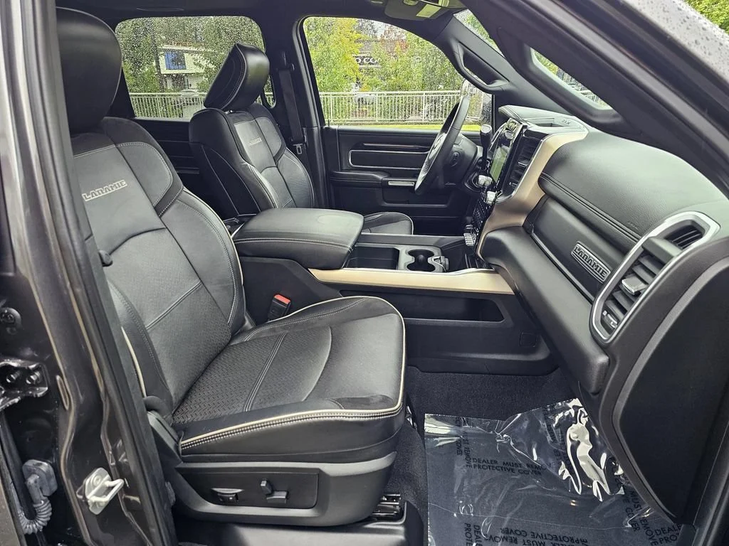 Used 2019  Ram Laramie image 11