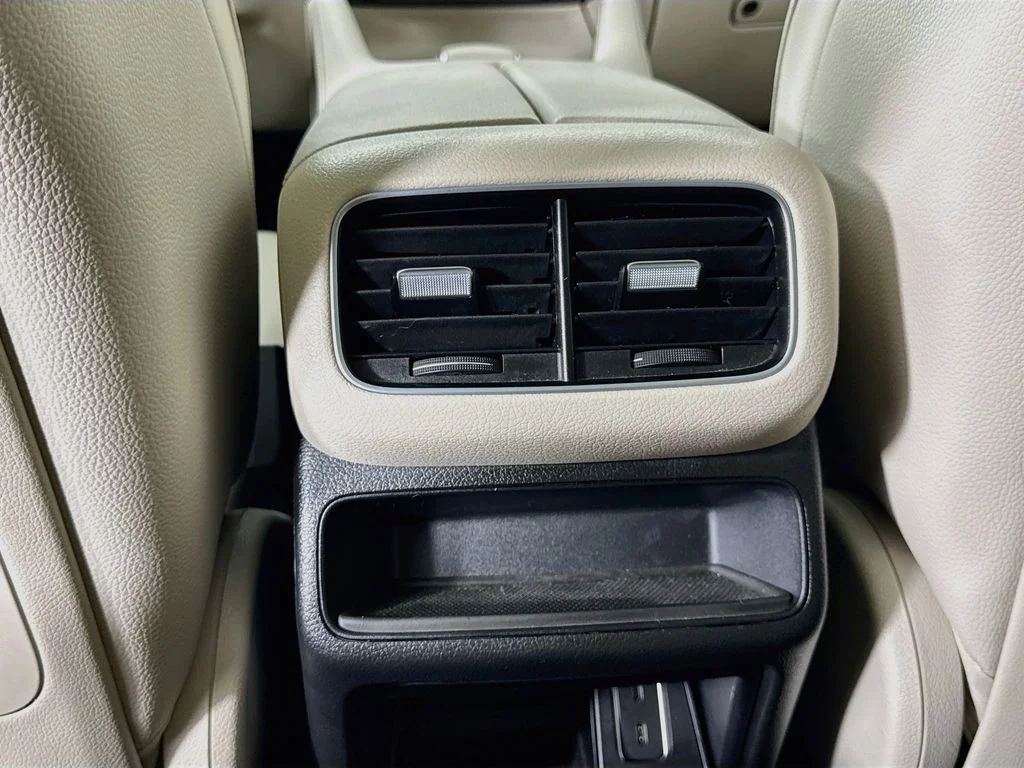 Used 2022 White Mercedes-Benz GLE 350 image 26