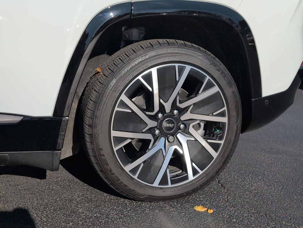 Used 2025 Jeep Wagoneer S Limited with VIN 3C4RJNCK2ST573129 for sale in Tinley Park, IL