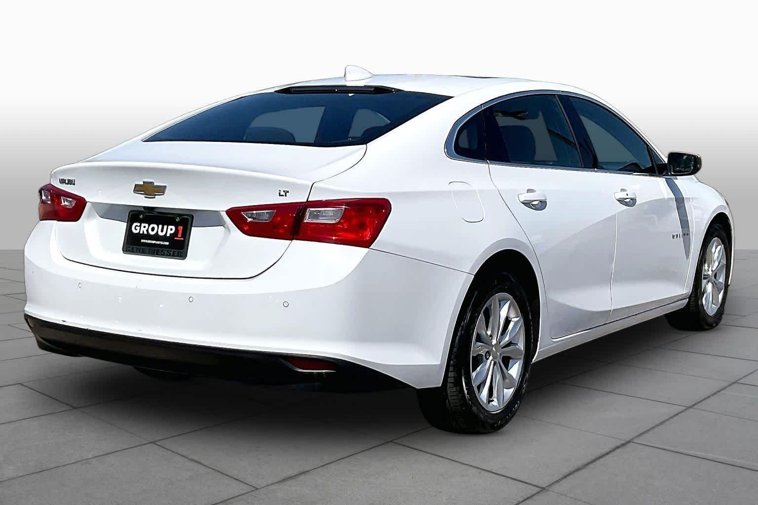 Used 2024 Summit White Chevrolet LT image 13