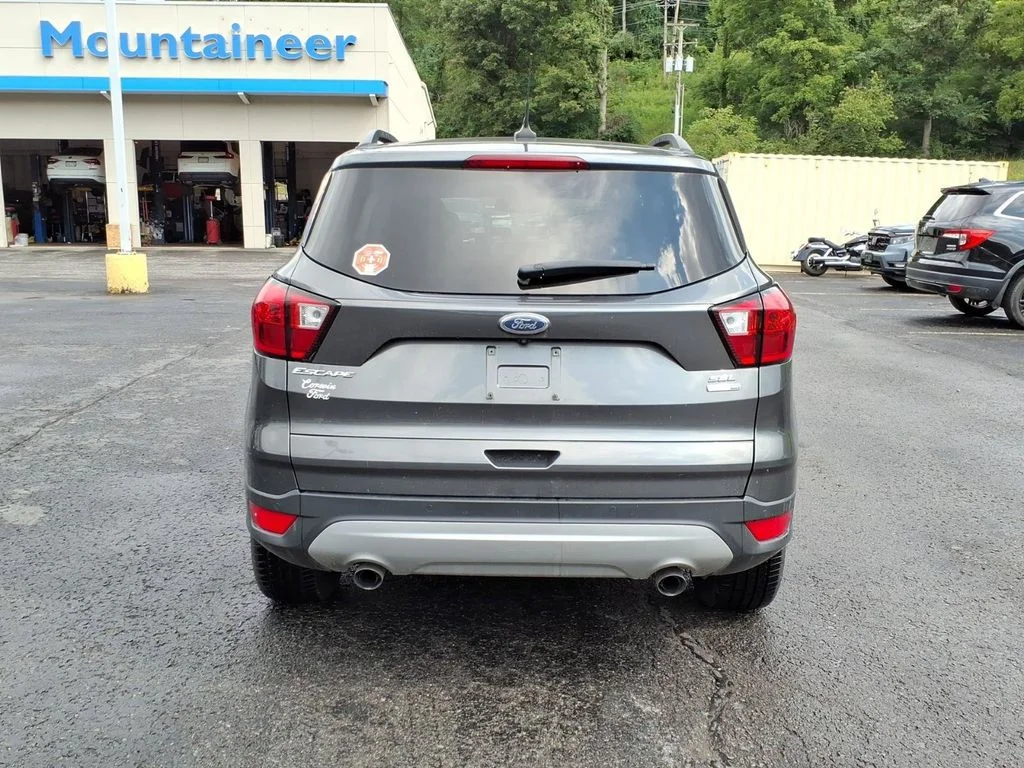 Used 2019 Gray Ford SEL image 7
