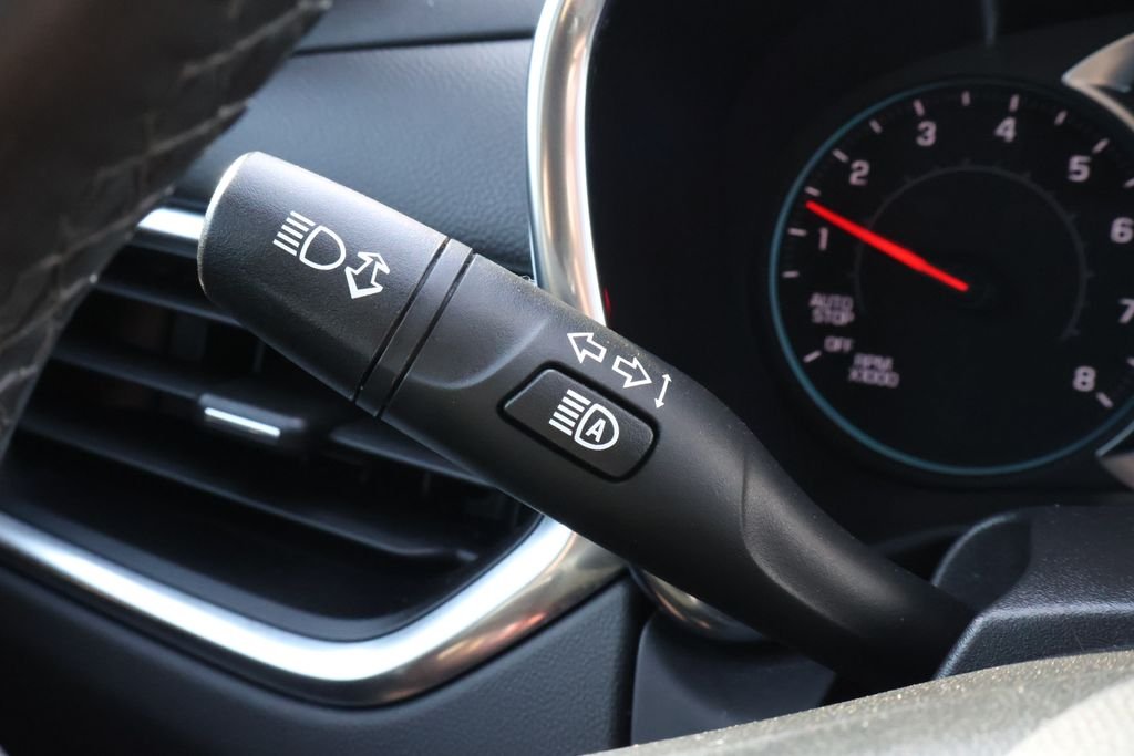 Used 2024 Summit White Chevrolet LT image 19